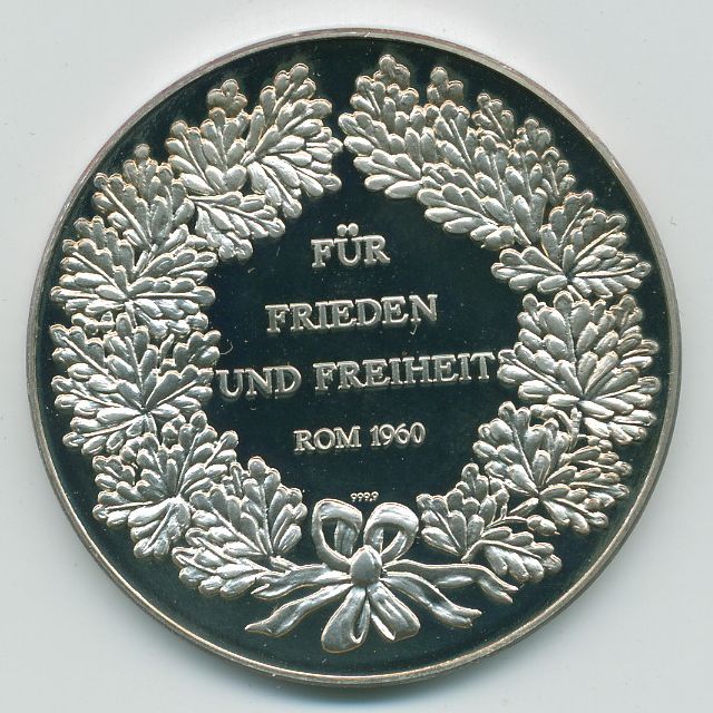 Medaille mit Text: "FÜR FRIEDEN UND FREIHEIT ROM 1960"