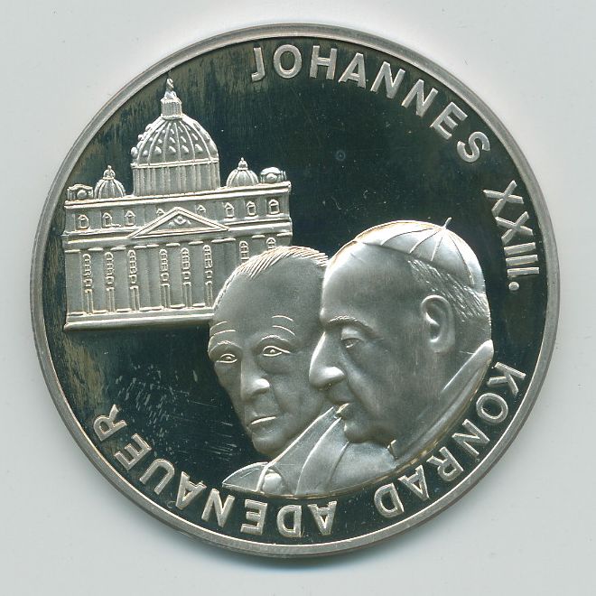 Medaille mit Abbild Papst Johannes XXIII. und Adenauer vor Petersdom