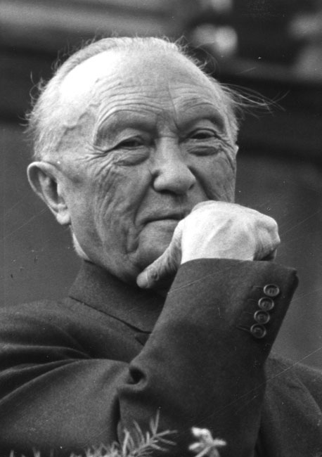 Schwarz-Weiß-Portraitaufname von Konrad Adenauer 1959