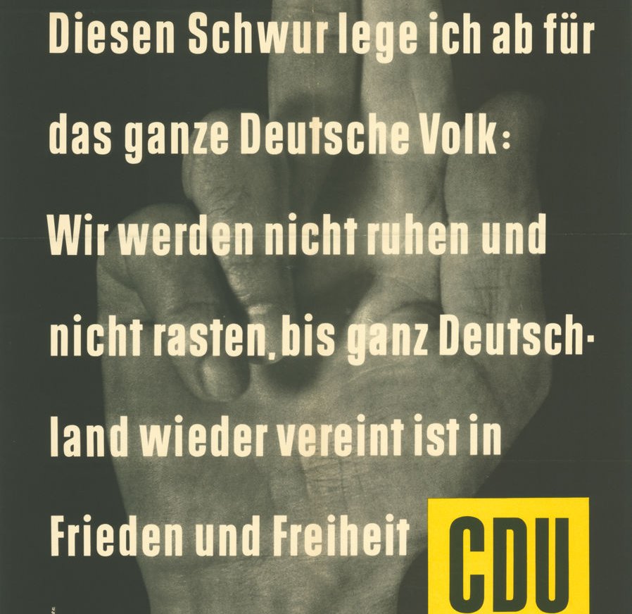 Plakat mit Hand und CDU Logo darauf