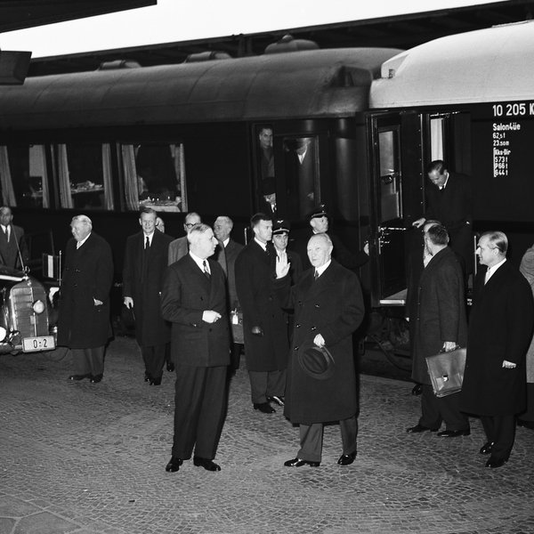 Adenauer und de Gaulle am Bahnhof Bad Kreuznach