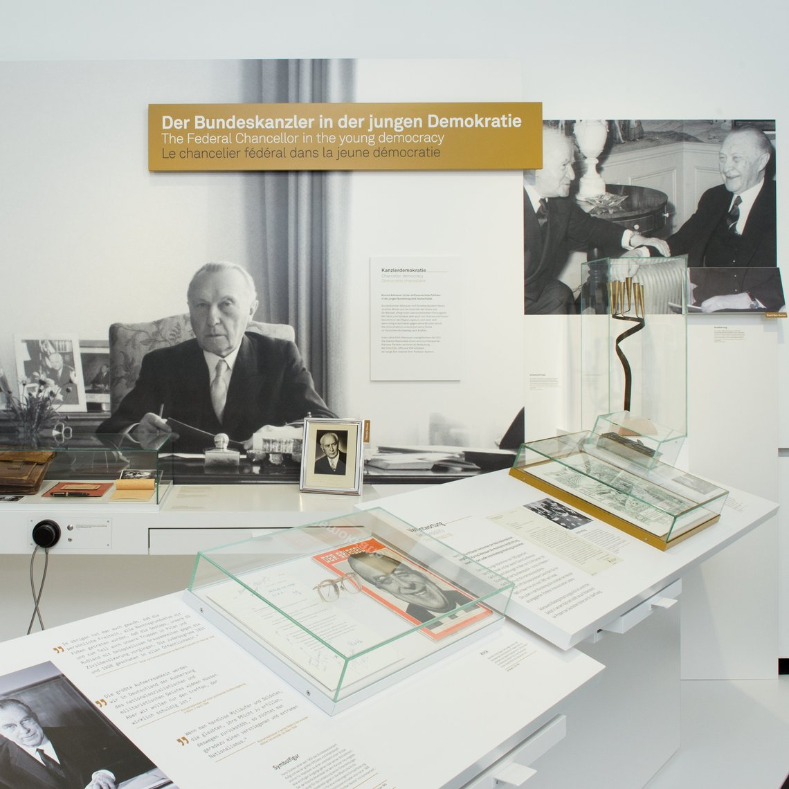 Plakat der Adenauer Ausstellung