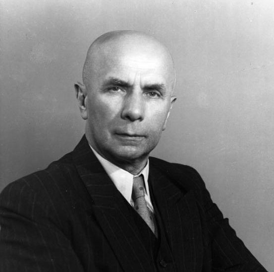 Schwarz-Weiß-Portraitaufnahme von Jakob Kaiser