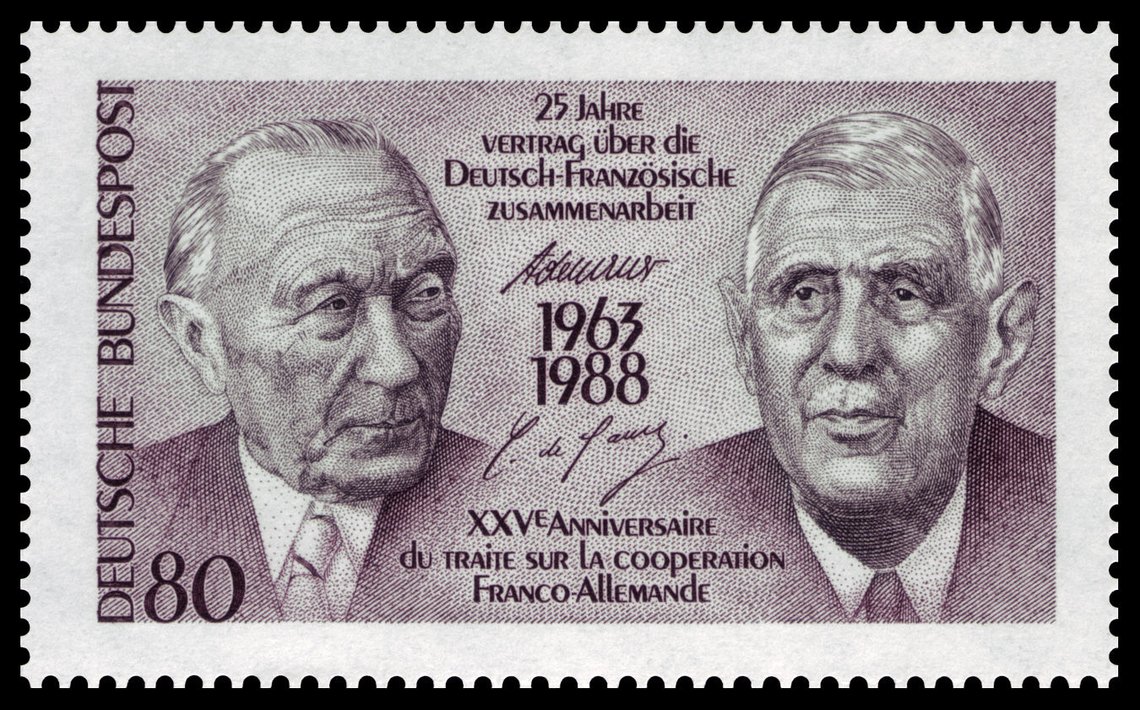 Zeichnungen von Konrad Adenauer und Charles de Gaulle auf einer Briefmarke