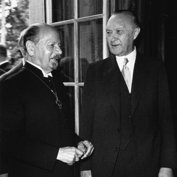 Bundeskanzler Konrad Adenauer und Bischof Otto Dibelius