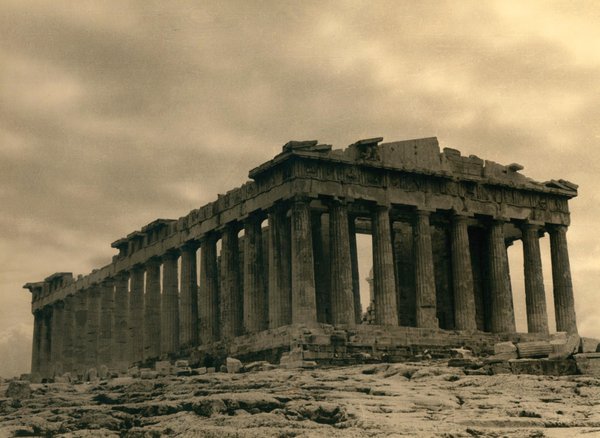 Schwarz-Weiss-Aufnahme von der Akropolis in Griechenland