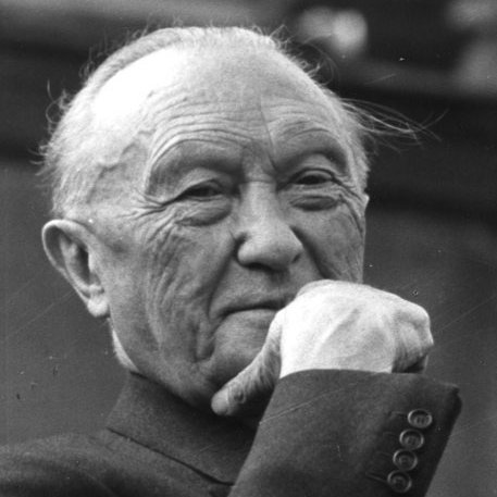 Schwarz-Weiß-Portraitaufname von Konrad Adenauer 1959