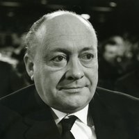 Schwarz-Weiß-Portraitaufnahme von Hans-Joachim von Merkatz